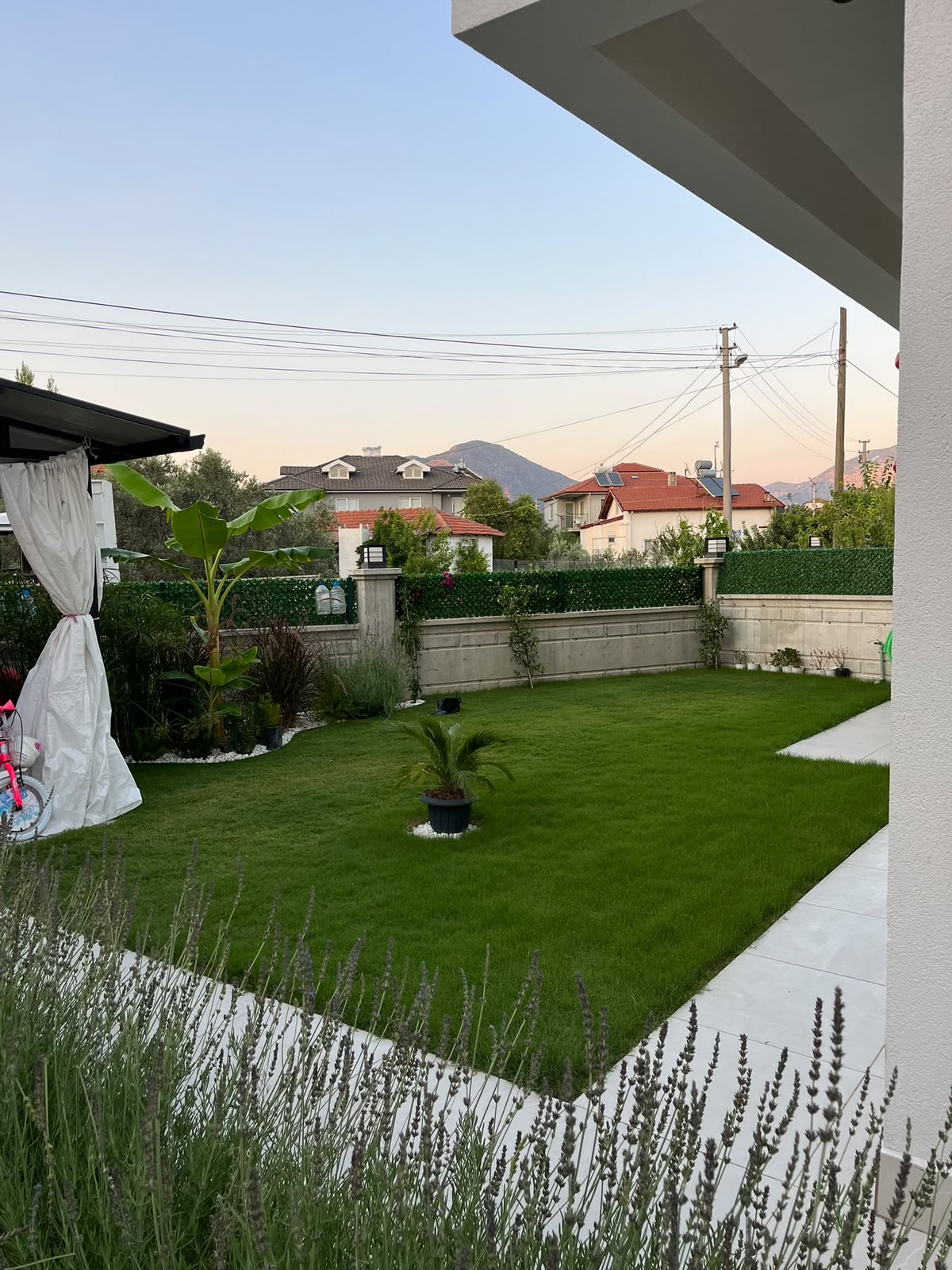 Bahçe çim uygulaması